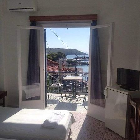 Ammoudia Rooms Agia Marina  Екстер'єр фото