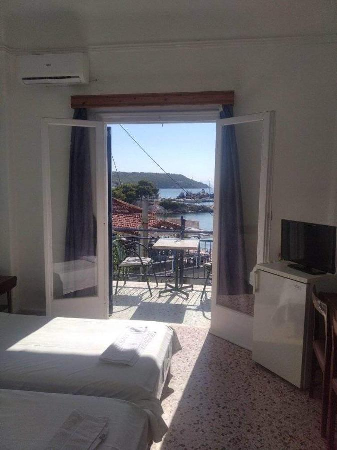 Ammoudia Rooms Agia Marina  Екстер'єр фото