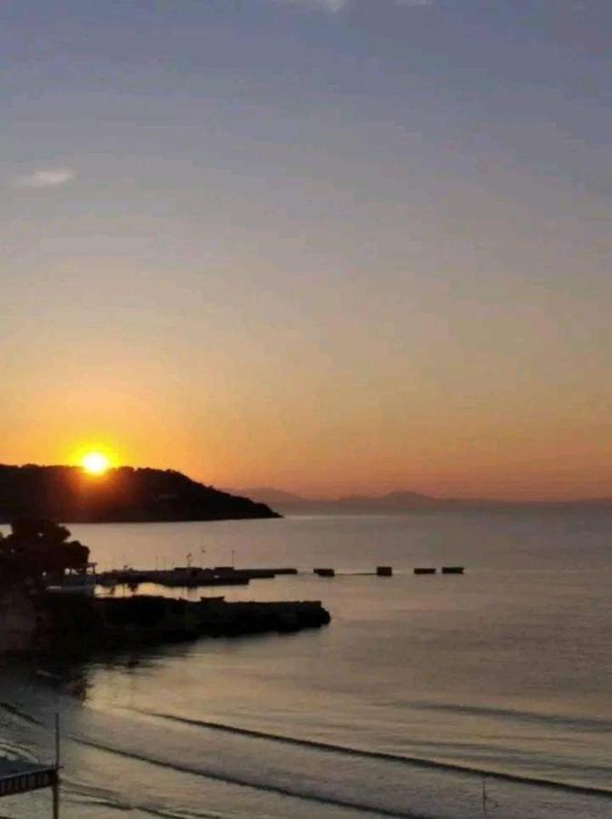 Ammoudia Rooms Agia Marina  Екстер'єр фото