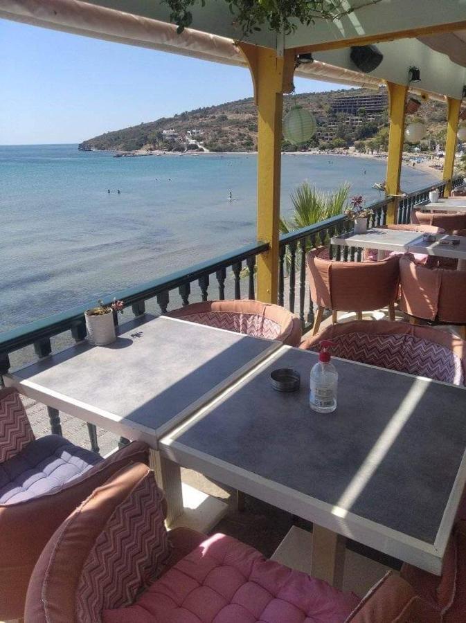 Ammoudia Rooms Agia Marina  Екстер'єр фото