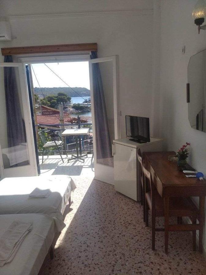 Ammoudia Rooms Agia Marina  Екстер'єр фото