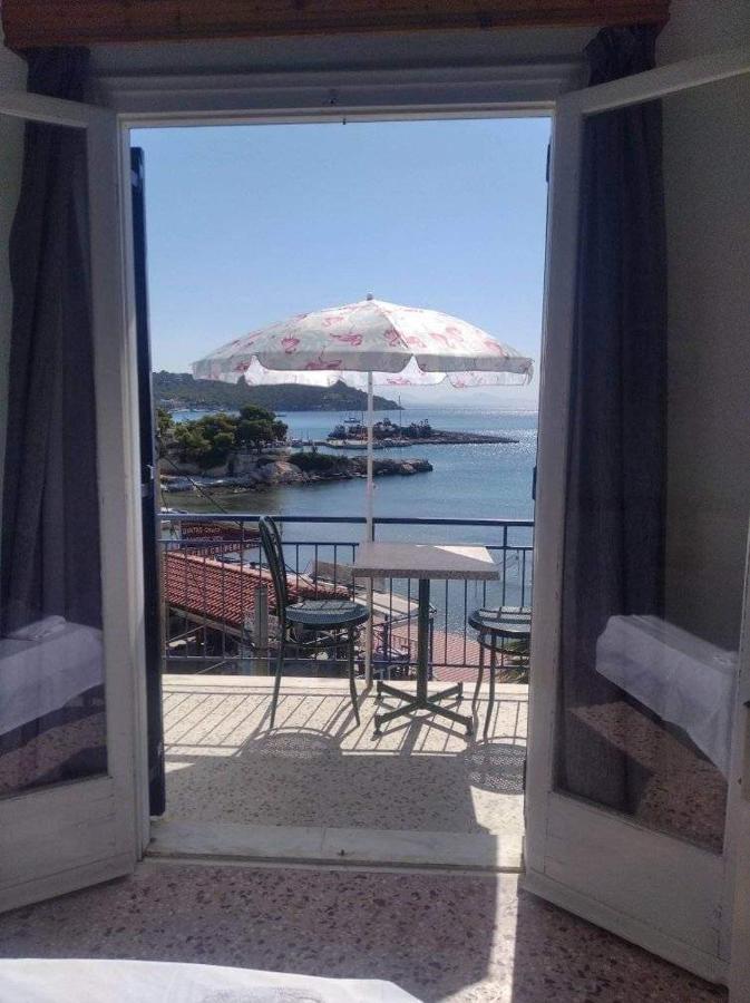 Ammoudia Rooms Agia Marina  Екстер'єр фото